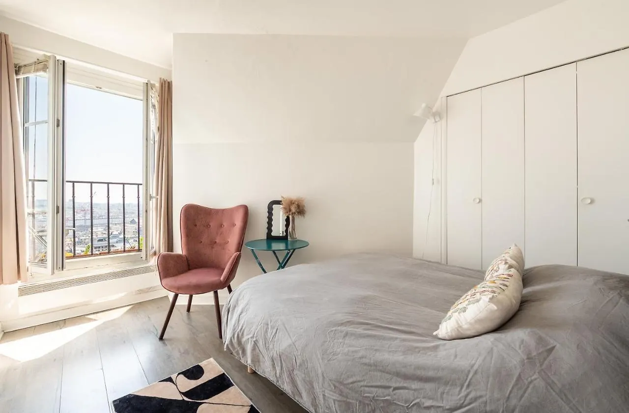 In Front Of The Sacre Coeur - 2 Bedrooms With Elevator Paris Apartment