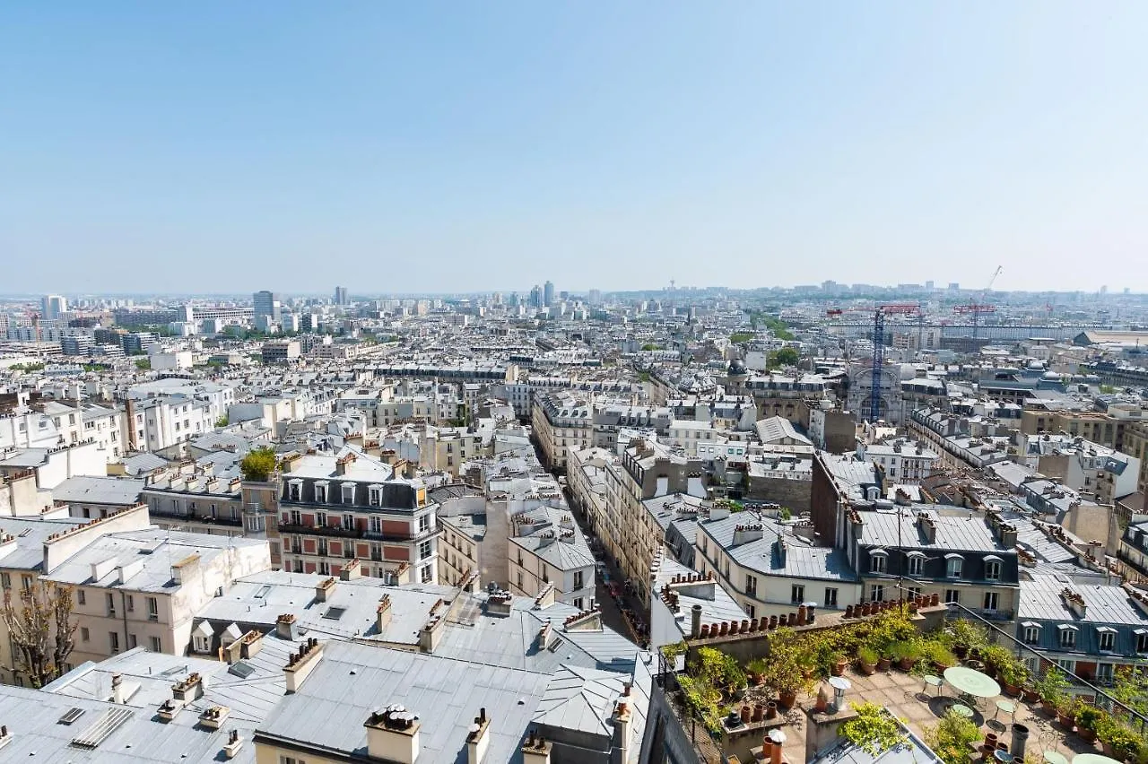 In Front Of The Sacre Coeur - 2 Bedrooms With Elevator Paris Apartment