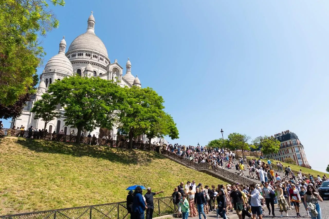 In Front Of The Sacre Coeur - 2 Bedrooms With Elevator Paris